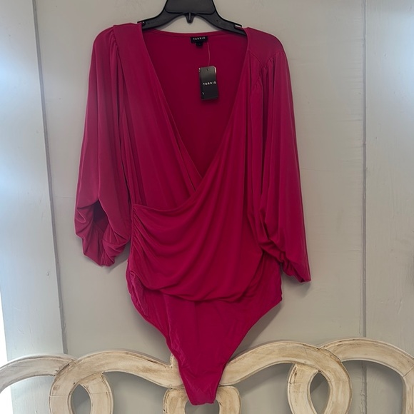 Torrid Studio Knit Long Sleeve Body Suit in color Pink Peacock Size 1X NWT - Picture 1 of 4